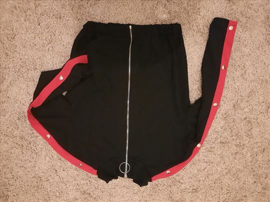 Ženska jakna crna elegantna i sportska 