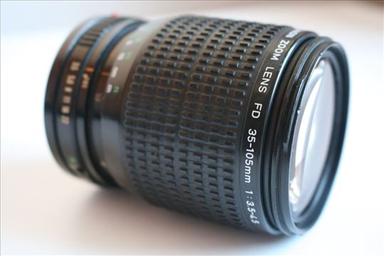 Canon zoom lens FD 35-105mm Macro 3.5-4.5