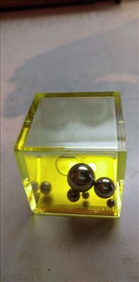 Decija igracka sa kuglicama,4x4 cm.,China
