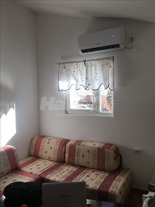 Izdajem garsonjeru u Zemunu ( gornji grad)