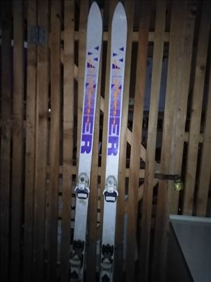 Prodajem polovne skije!