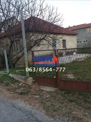 Crna Gora, Podgorica, kuća 73m2 + 4.5 ari placa