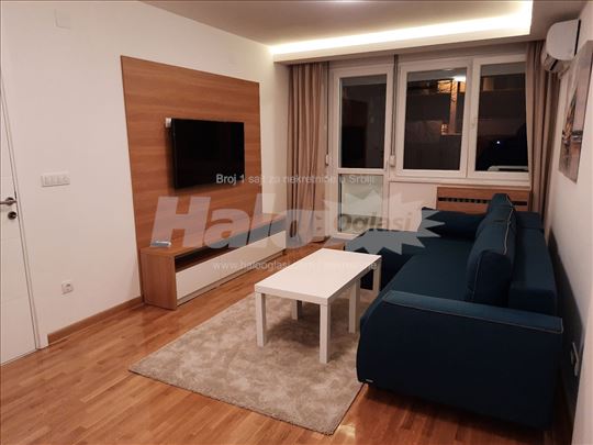 Novi Beograd/Blok 21/ 2.0 /53m2/renoviran