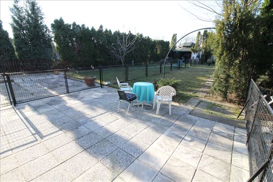 Odlična ponuda, kuća sa dvorištem, ID 3247