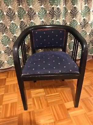 Starinska crna stolica