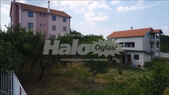 126 ari zemljište sa višenamenskom zgradom