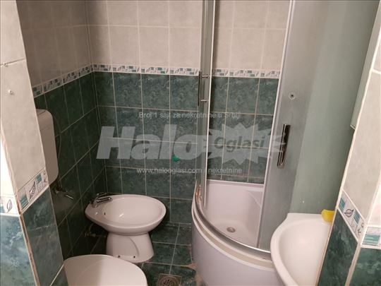 Izdajem kompletno namesten stan 56m2 na Bulevaru O