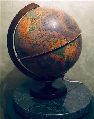 Globus 1990.