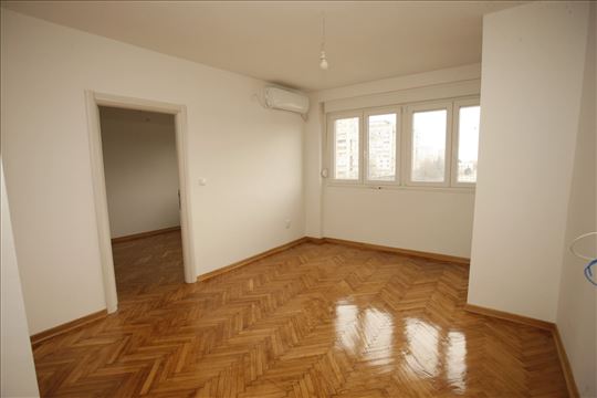 TC Zira, renoviran, može i pp, ID 16038