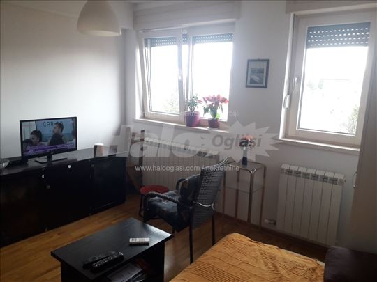 Garsonjera, nova Zvezdara Izdaje se od 01.06-15.08