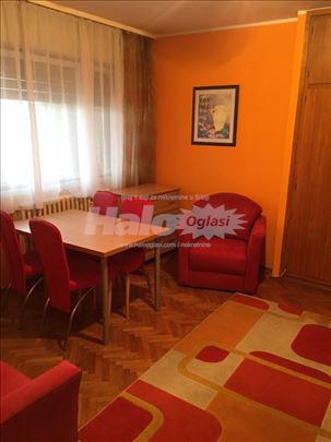 jednosoban stan sa lodjom 38 blok, zgrada Mercedes