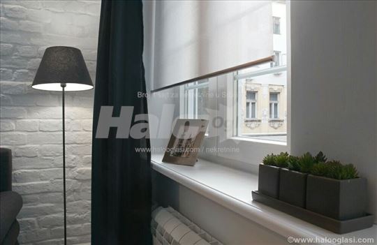 Salonac u centru, pesacka zona, LUX 