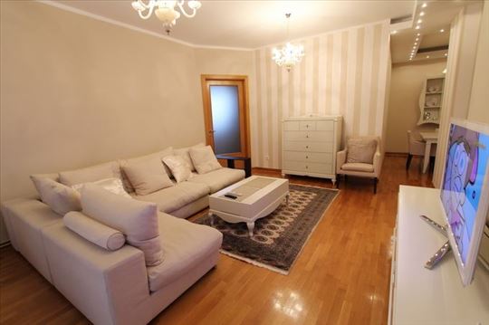 Veoma lep 3.0 stan na top lokaciji! ID 7329