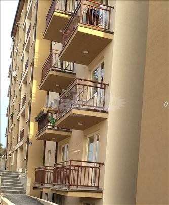 POVOLJNO izdajem garsonjeru - novogradnja