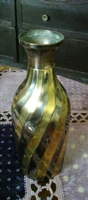 Masivna vaza od bronze 