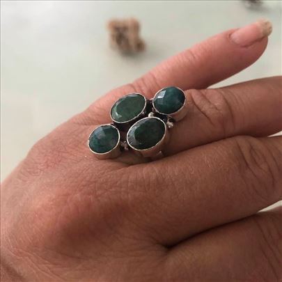 prsten smaragd sa 4 kamencica