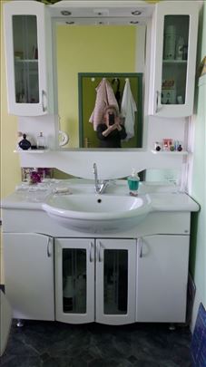 Umivaonik sa ogledalom