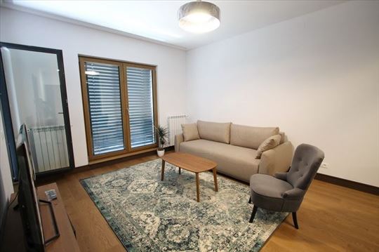 Nov, moderan stan, garaža, centar, ID 2373