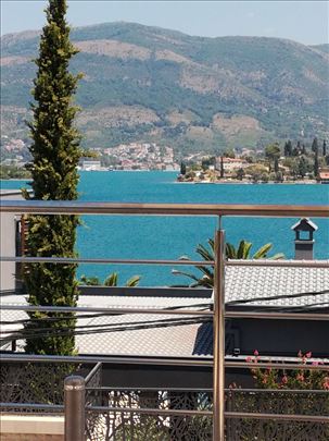 Tivat Djurasevica obala, sopstvena plaza  