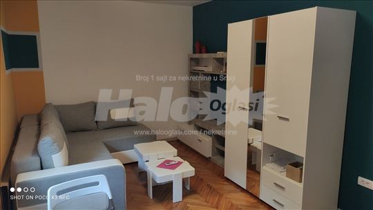 izdajem stan, garsonjera Karaburma 30m2