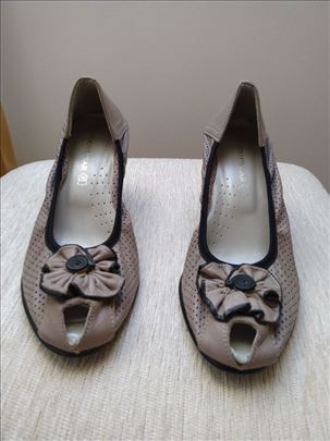 Nove ženske cipele, kožne, br. 38