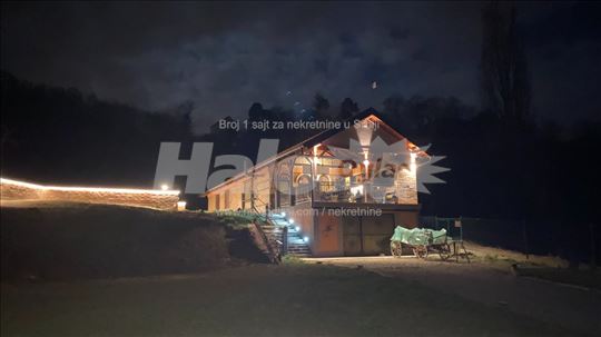 Kuća - Vikendica na Dunavu u Beskoj sa bazenom