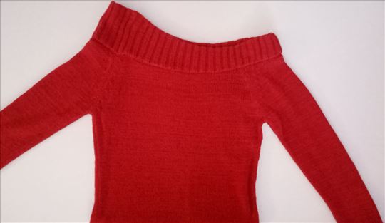 Džemper asimetričnog izreza