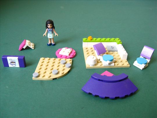 Lego figura devojka i lego kocke original