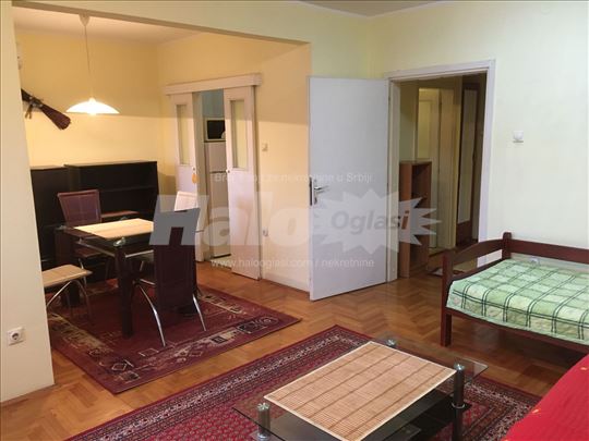 Izdajem 1.0 stan 42 m2, iznad Vera