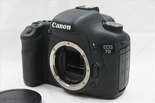 Canon 7D telo + Canon 50mm 1.8 + kartica (16.126)