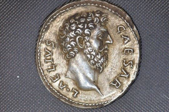 Rim, denar cezara Aelija