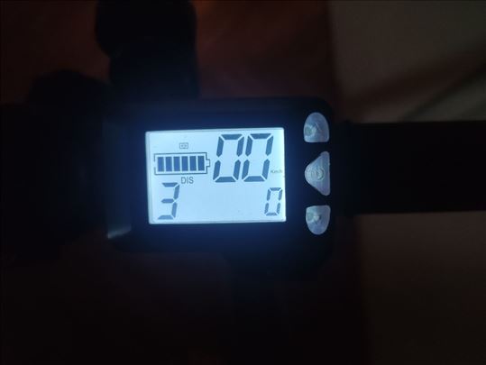 Denver elektricni trotinet