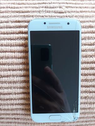 Samsung Galaxy A3 2017 plavi