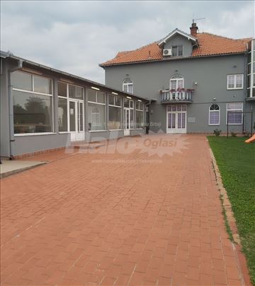 IZDAJEM MAGACIN 150m2