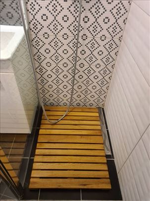 Drvena podloga za kupatilo