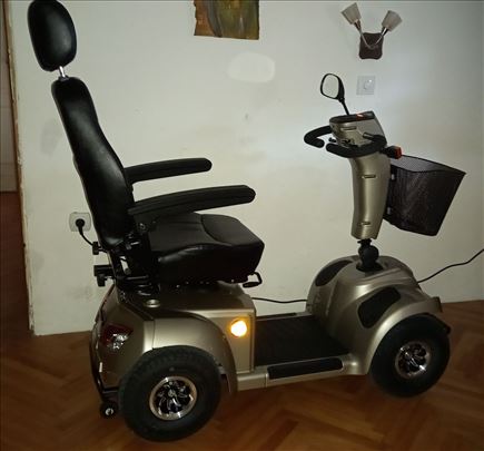 Invalidski skuter nov