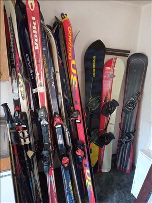 14 skije, 3 snowborda, 17 cipela