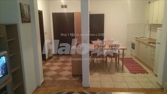 Izdajem namešten jednoiposoban stan