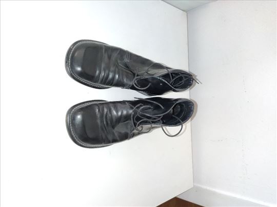 kožne poluduboke cipele