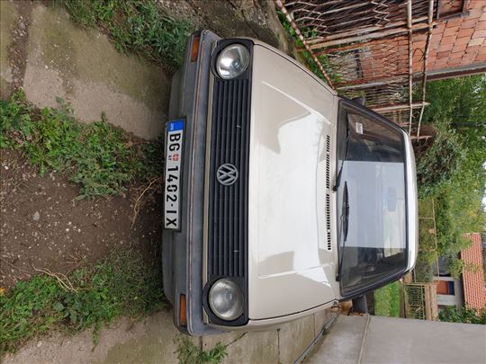 Volkswagen Golf 2 PRODAJEM HITNO!!Cena po dogovoru