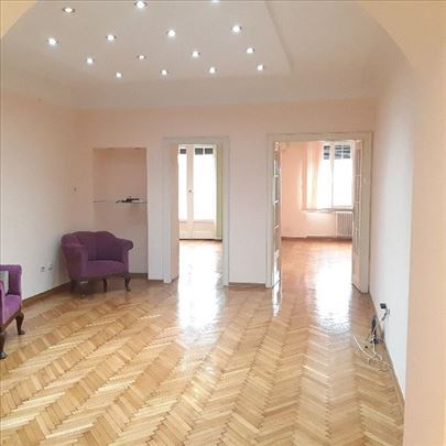 Centar, Trg Nikole Pašića, 130 m2, 4.5, salonski