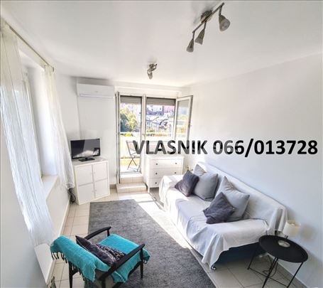 Garsonjera na Dorćolu / Dorćol studio with balcony