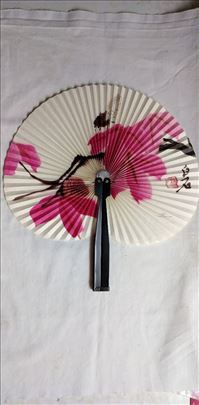 Lepeza metalna/papirna, ima sigurnosni štitnik i m