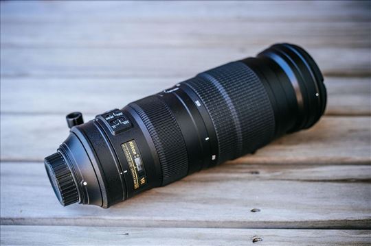 Nikon 200-500mm f/5.6E AF-S VR ED - Novo