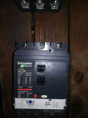 Prekidač Schneider Compact