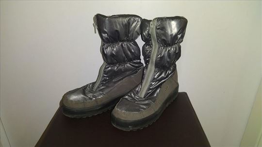 Zimske čizme br. 38