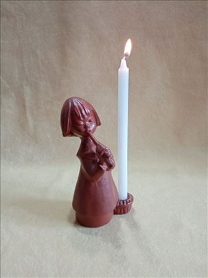  Figura-svećnjak "Devojčica svira frulu", terakota
