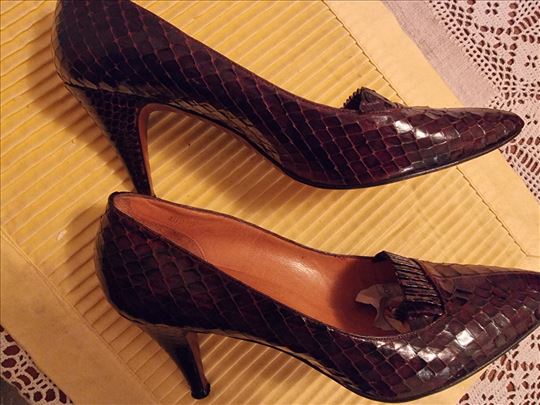 Ženske cipele krokodil