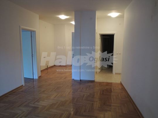 Despota Stefana 80m2 (Botanical garden/Ktitor)