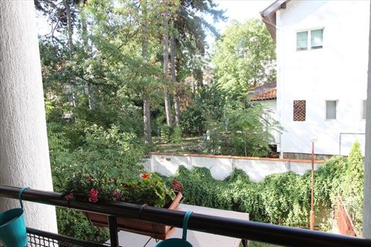 Odličan 3.0 stan sa garažom na Dedinju,ID 3761